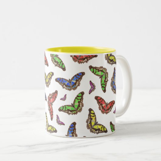 Flutterbys Zweifarbige Tasse (VorderseiteRechts)
