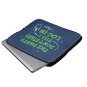 FLVS Die Party beginnt nicht  Laptopschutzhülle (Vorne Knopf)