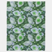 Fly Away Paisley Butterfly Print Green Fleecedecke (Vorderseite)