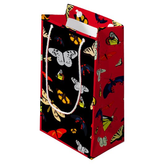 Fly Fly Butterfly Kleine Geschenktüte (Vorderseite Schrägansicht)