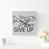Fly Forward - Gib nicht auf Minimalistische Flugze Quadratische Wanduhr (Zuhause)