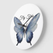 Fly Free – Blue Butterfly Art Design Große Wanduhr (Winkel)