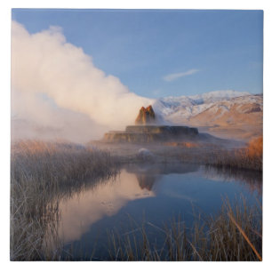 Fly Geyser mit schneebedeckter Granite Range Fliese