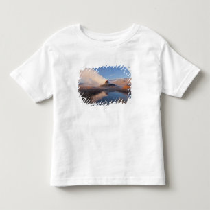 Fly Geyser mit schneebedeckter Granite Range Kleinkind T-shirt