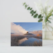Fly Geyser mit schneebedeckter Granitreichweite Postkarte (Stehend Vorderseite)