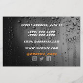 Flyer durch die metallische Oberfläche des Fahrzeu (Hinten)