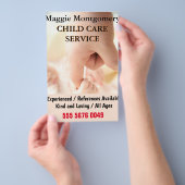 Flyer für Kinderbetreuung Babysitting (Handgriff)