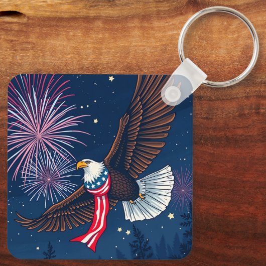 Flying Bald Eagle mit USA Flag Scarf & Fireworks Schlüsselanhänger (Rückseite)
