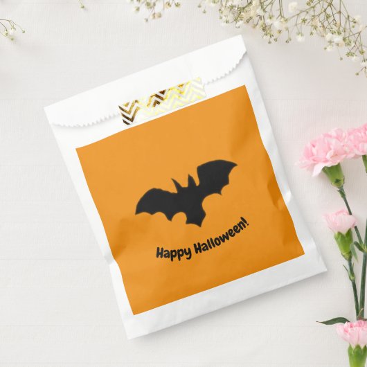 Flying Bat on orange favor bag Geschenktütchen (Versiegelt)