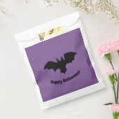 Flying Bat on purple favor bag Geschenktütchen (Versiegelt)