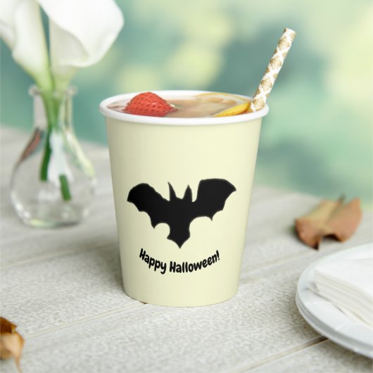 Flying Bat on Yellow Pappbecher (In Situ)