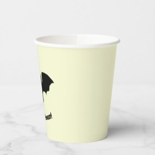Flying Bat on Yellow Pappbecher (Links)