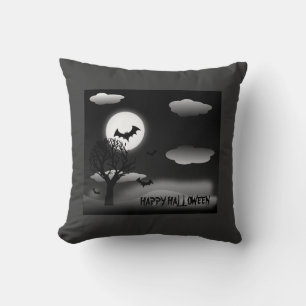 Flying Bats im Moonlit Sky Throw Kissen