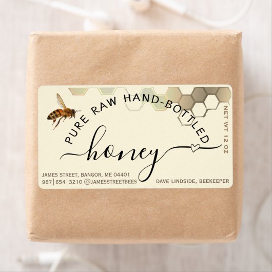 Flying Bee Hand Honig mit Herzetikett (Insitu)