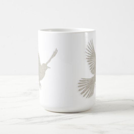 Flying Bird Silhouette Tan Linen Skandinavien Kaffeetasse (Mittel)