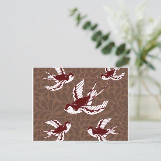 Flying Birds on Brown Damask Pattern Postkarte (Stehend Vorderseite)