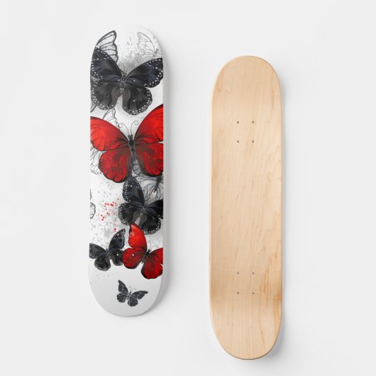 Flying Black and Red Morpho Butterfliegen Skateboard (Vorderseite)