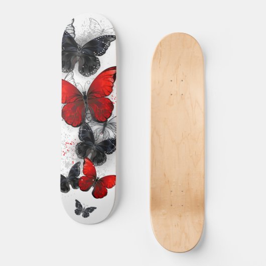 Flying Black and Red Morpho Butterfliegen Skateboard (Vorderseite)