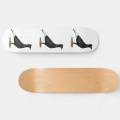Flying Black Cap-Taube Skateboard (Horizontal)