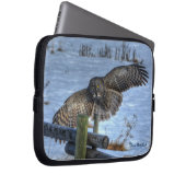 Flying Great Gray Owl Raptor Winter Wildlife Foto Laptopschutzhülle (Vorne Rechts)