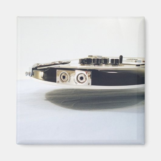 Flying Guitar Magnet (Vorne)