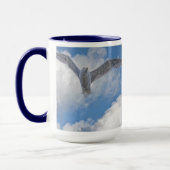 Flying Gull & Clouds Wildlife Birdlover Geschenk Tasse (Links)