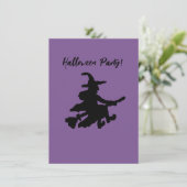 Flying Hexe auf Lila Einladung (Stehend Vorderseite)