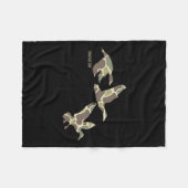 Flying Mallard Duck Camouflage Camouflage Ente Jag Fleecedecke (Vorderseite (Horizontal))