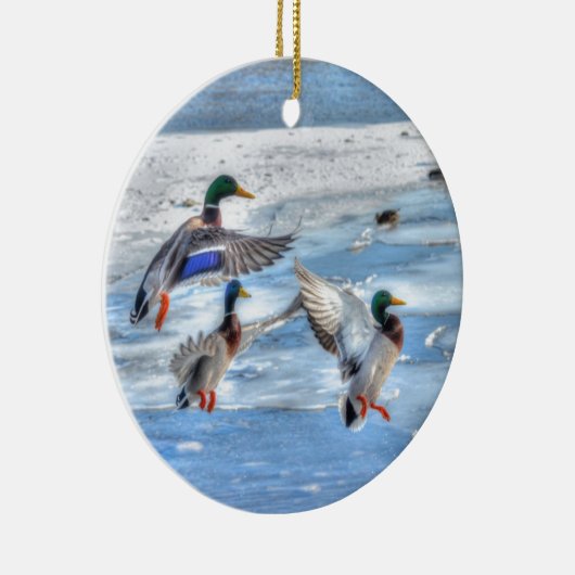 Flying Mallard Ducks Wildlife Gift Keramikornament (Rechts)