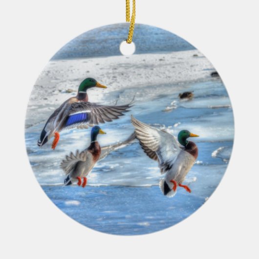 Flying Mallard Ducks Wildlife Gift Keramikornament (Vorne)