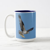 Flying Osprey & Fish Wildlife Fotogray Zweifarbige Tasse (Links)