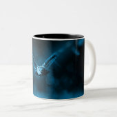 Flying Owl Blue Zweifarbige Tasse (VorderseiteRechts)