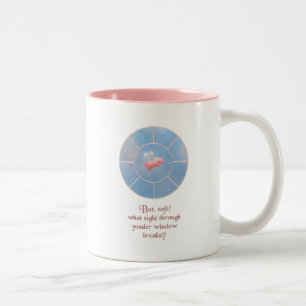 Flying Pig, was durch das Fenster "Yonder" sieht Zweifarbige Tasse