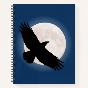 Flying raven mit dem Mond dahinter Notizblock