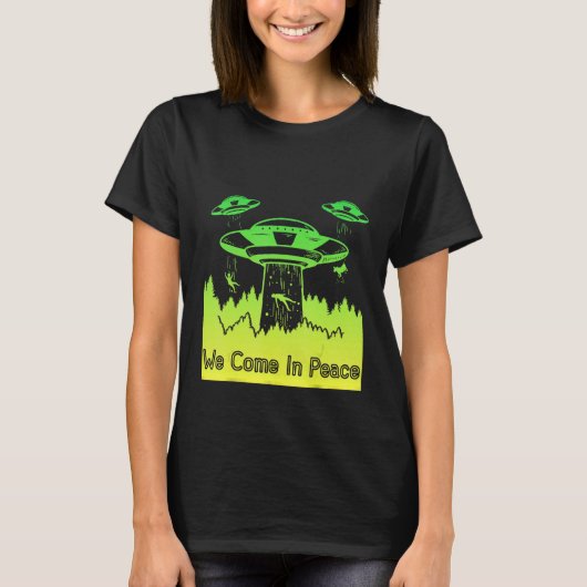 Flying Saucer UFO Astronauts are Aliens 10 T-Shirt (Vorderseite)