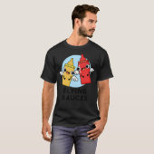 Flying Sauces Funny Food Puns T-Shirt (Vorne ganz)