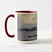 Flying Solo in Nubble Lighthouse Tasse (Links)