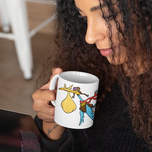 Flying Stork Cartoon mit Goggles und Baby Bundle Kaffeetasse