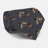 Flying Wild Ducks Charcoal Gray Krawatte (Gerollt)