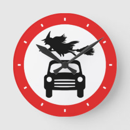 Flying Witch Road Sign Clock Runde Wanduhr