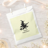 Flying Witch - Yellow -Happy Halloween - Favor Bag Geschenktütchen (Ausgeschnitten)