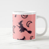 Flying witter zwischen Halbmond zu Halloween-Nacht Jumbo-Tasse (Rechts)
