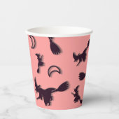 Flying witter zwischen Halbmond zu Halloween-Nacht Pappbecher (Vorderseite)