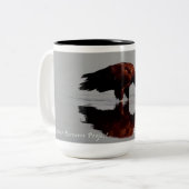 Flyway Dreaming: Adler Zweifarbige Tasse (Vorderseite Links)