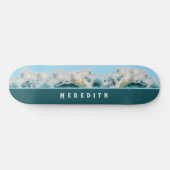 Foamy Cresting Blue Green Beach Waves mit Namen Skateboard (Horizontal)