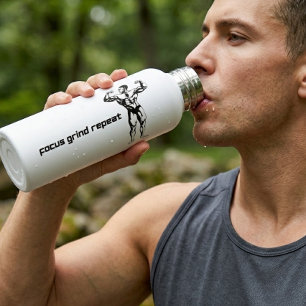 Focus Schleif Wiederholung Fitnessstudio Trinkflasche