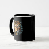 Focused Strength Tiger – Power Under Pressure Art Tasse (Vorderseite Links)