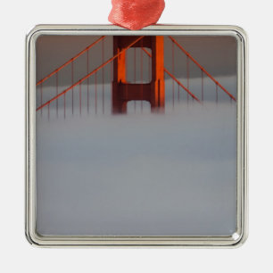 Fog rollt durch die Bucht von San Francisco und be Silbernes Ornament