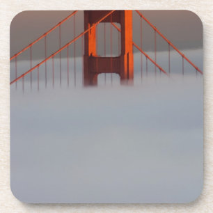 Fog rollt durch die Bucht von San Francisco und be Untersetzer