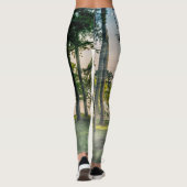 Foggie Bäume am Tisch Leggings (Rückseite)